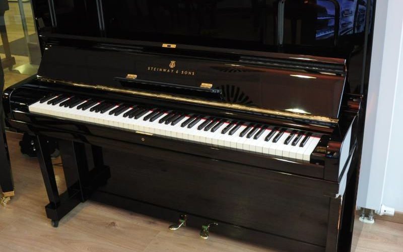 steinway k132